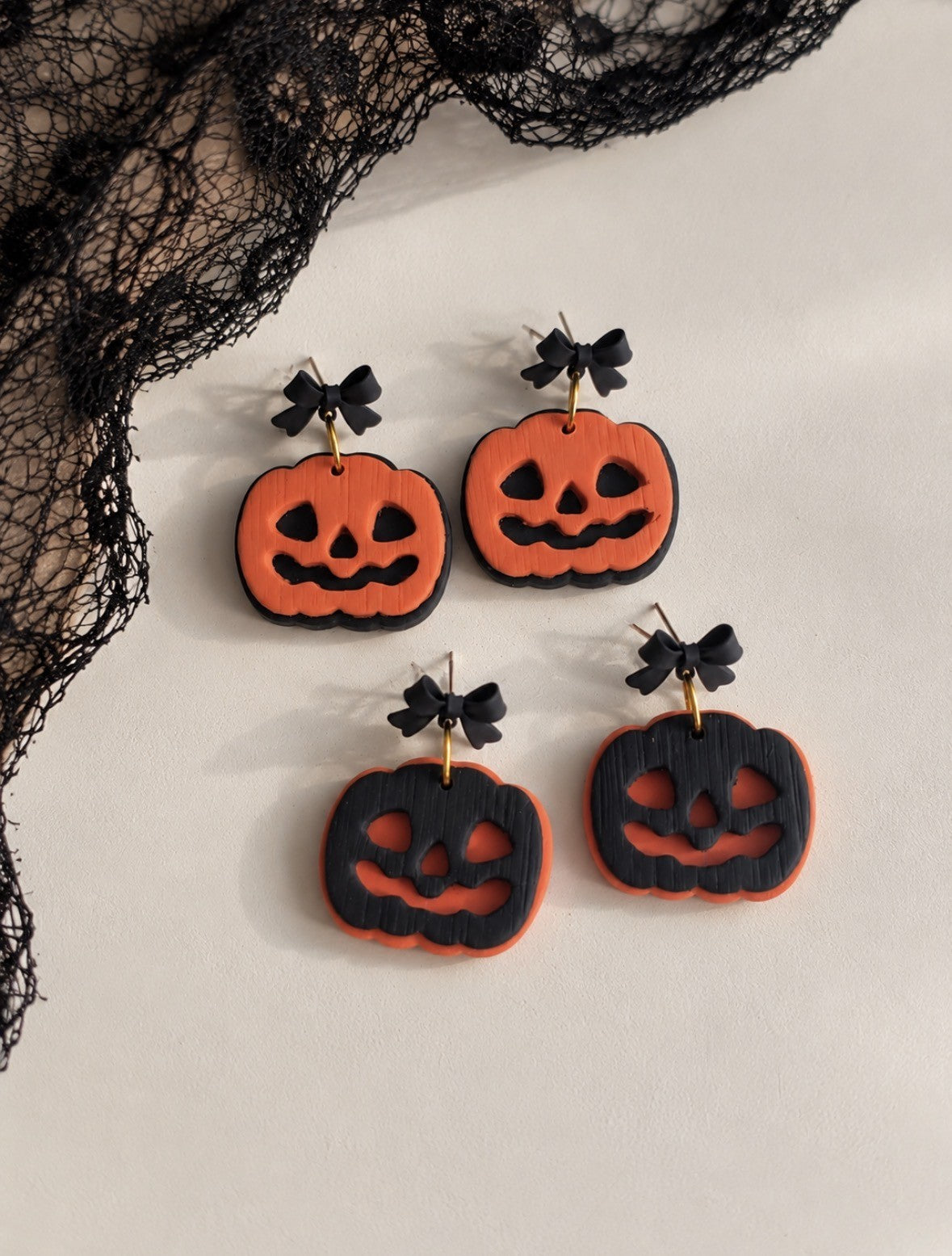 Jack-O-Lantern Bow Earrings | Orange | Black